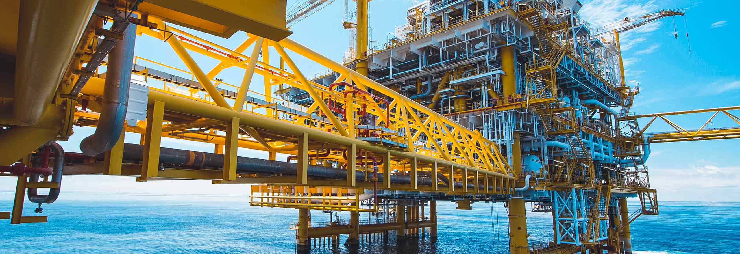 offshore-rig-using-Hexagon-oil-and-gas-solutions